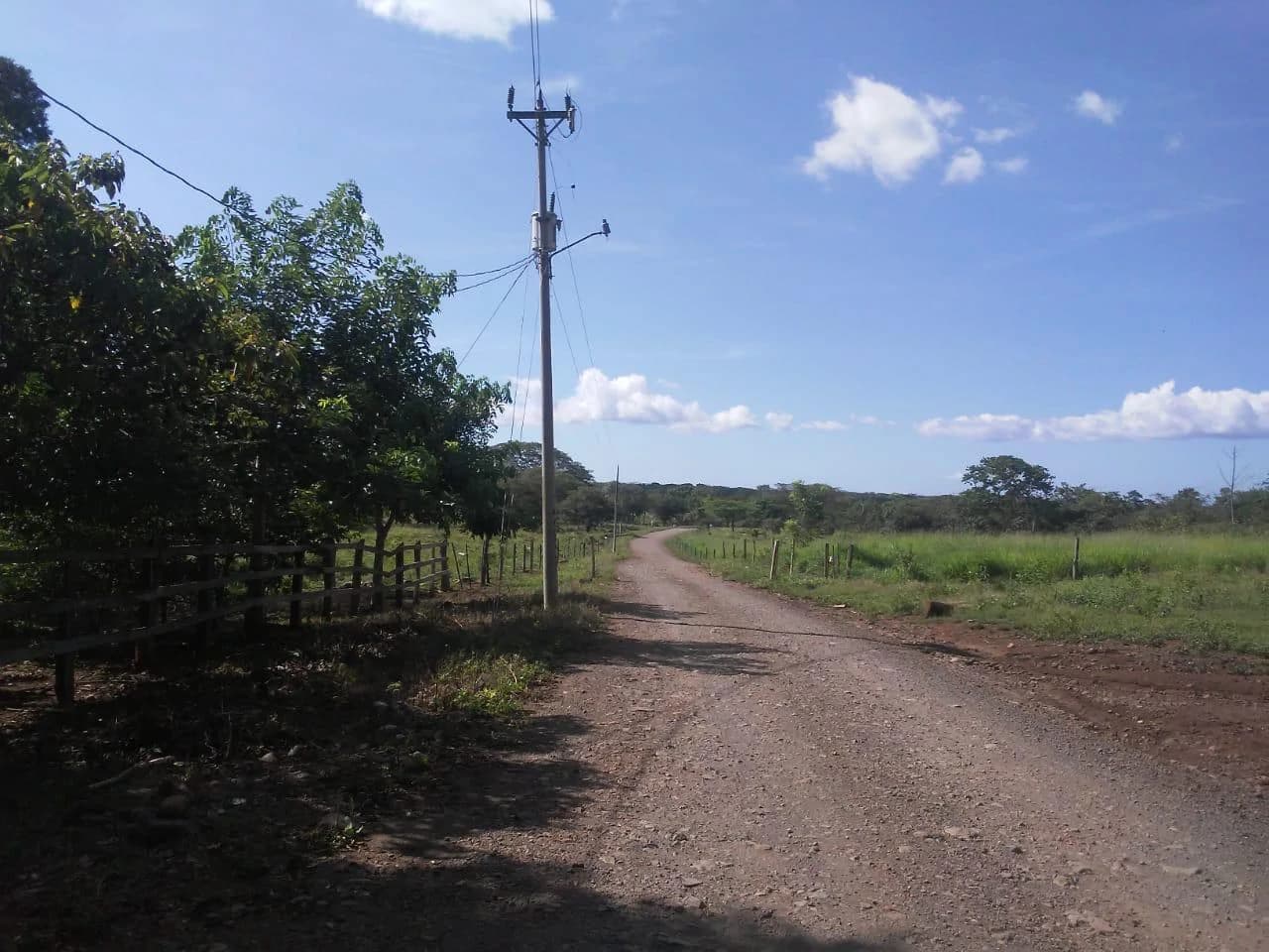 Large commercial property for sale in the Papagayo area, close to the Marina Papagayo or Four Season luxury hotel