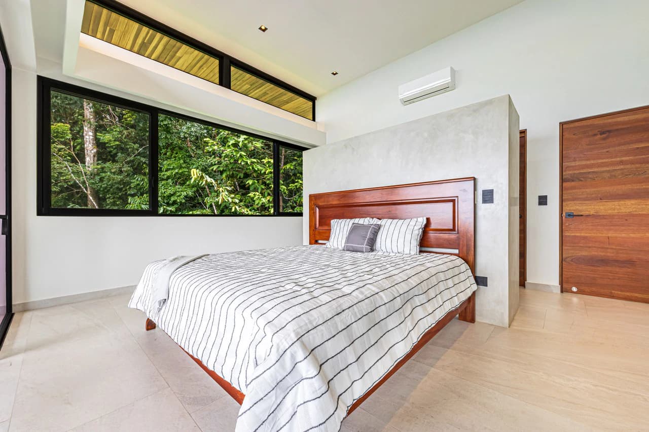 Casa Koules: Architectural 5-Bedroom Oceanview Estate in Prestigious Costa Verde Estates - photo 53
