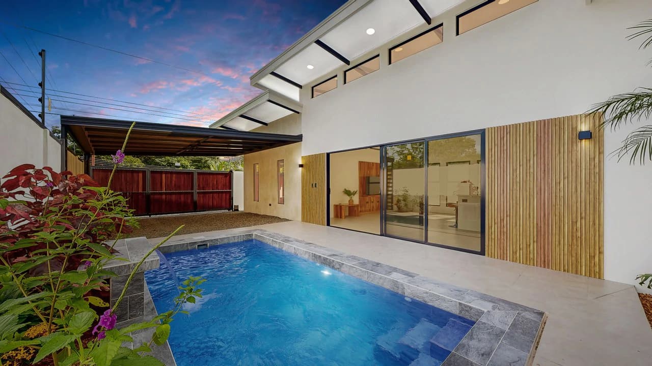 Brand New 3 bed, 2 Bath Home with creek and Jungle views. - photo 28