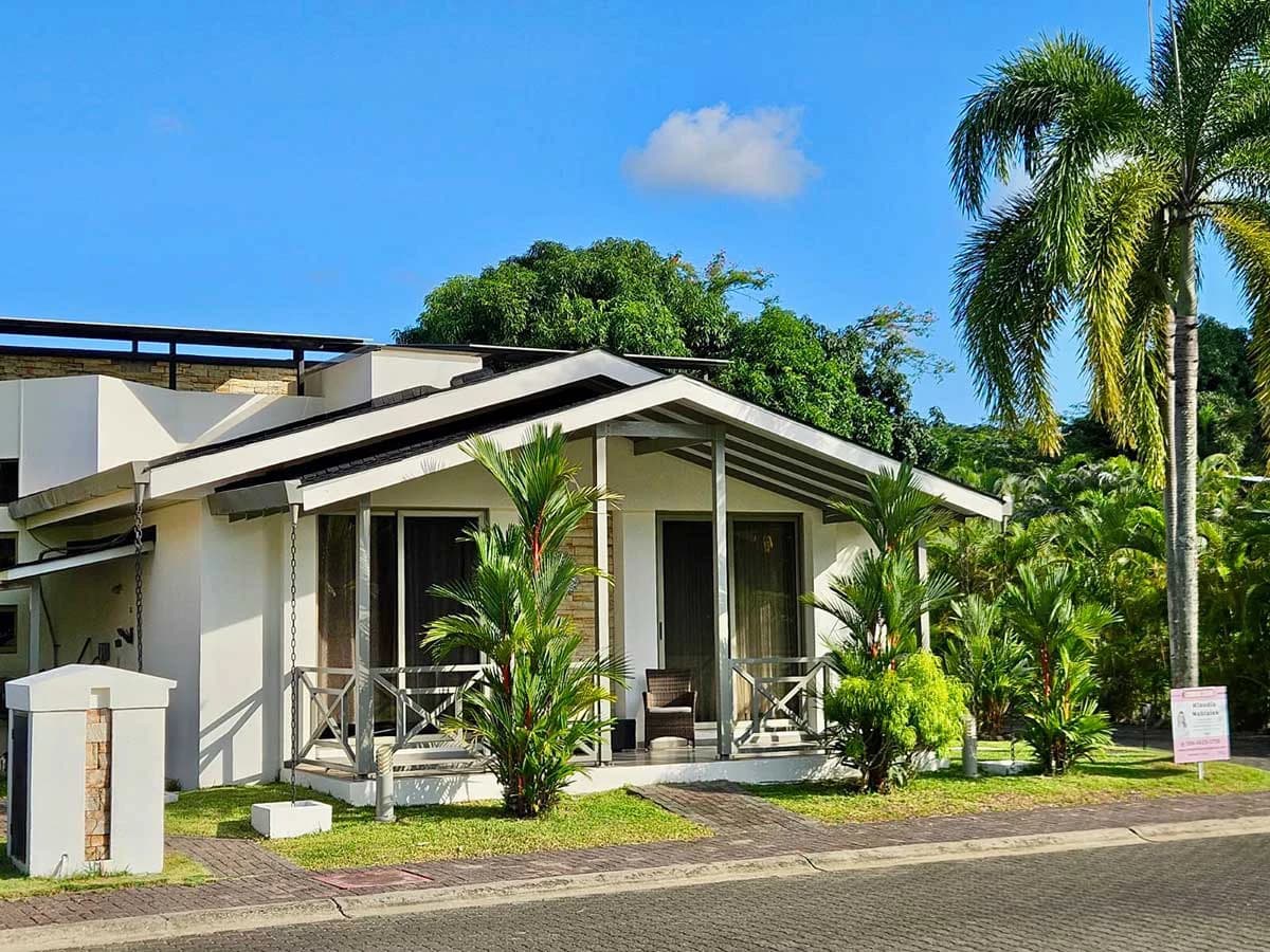 ID 4200: Villa Oasis del Golf: Exceptional Golf Course Living in Los Delfines Golf & Country Club - photo 18