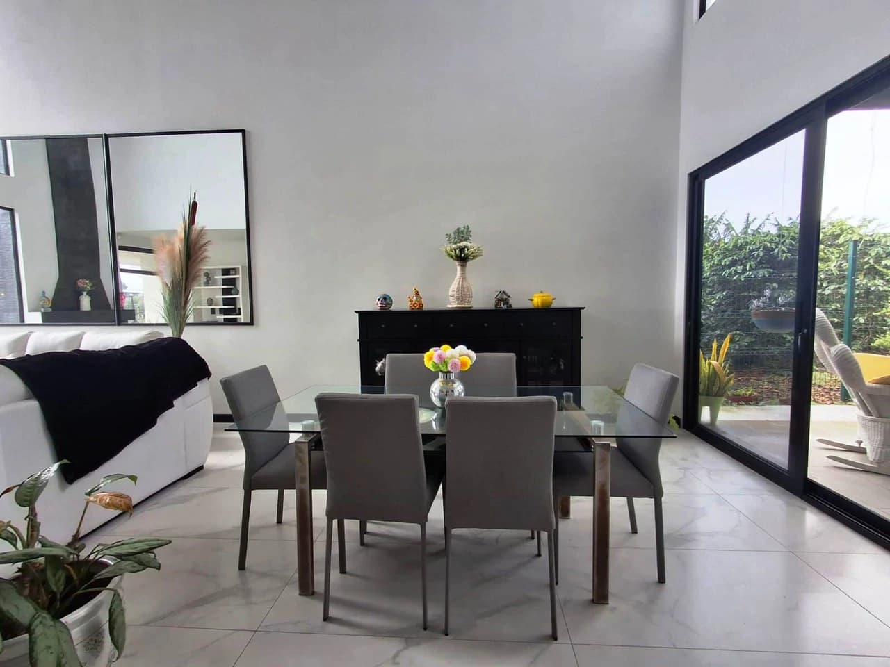 Casa Modern Elegance: 5 Bedrooms...Large Lot and Views! - photo 7