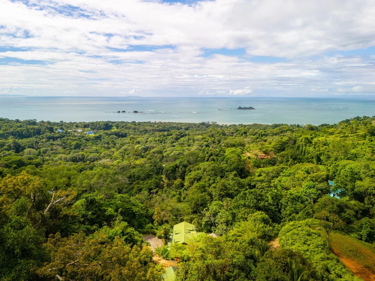 VILLA KRISTINA MARIA - 3.84 ACRES - PERLA DE BALLENA ESTATES: Mountain House For Sale in Bahía Ballena - photo 3