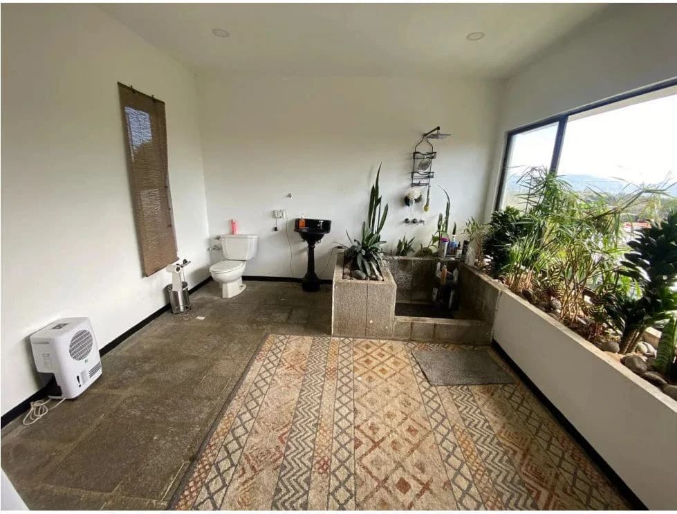 Elegant Family Home with Large Patio and Green Views in San Ramón de La Unión - photo 10