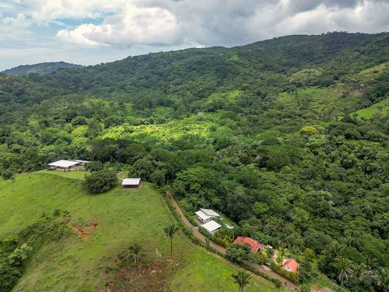 Development-Ready Land in a Stunning Setting Near Samara: Mountain Home Construction Site For Sale in Playa Samara - photo 4