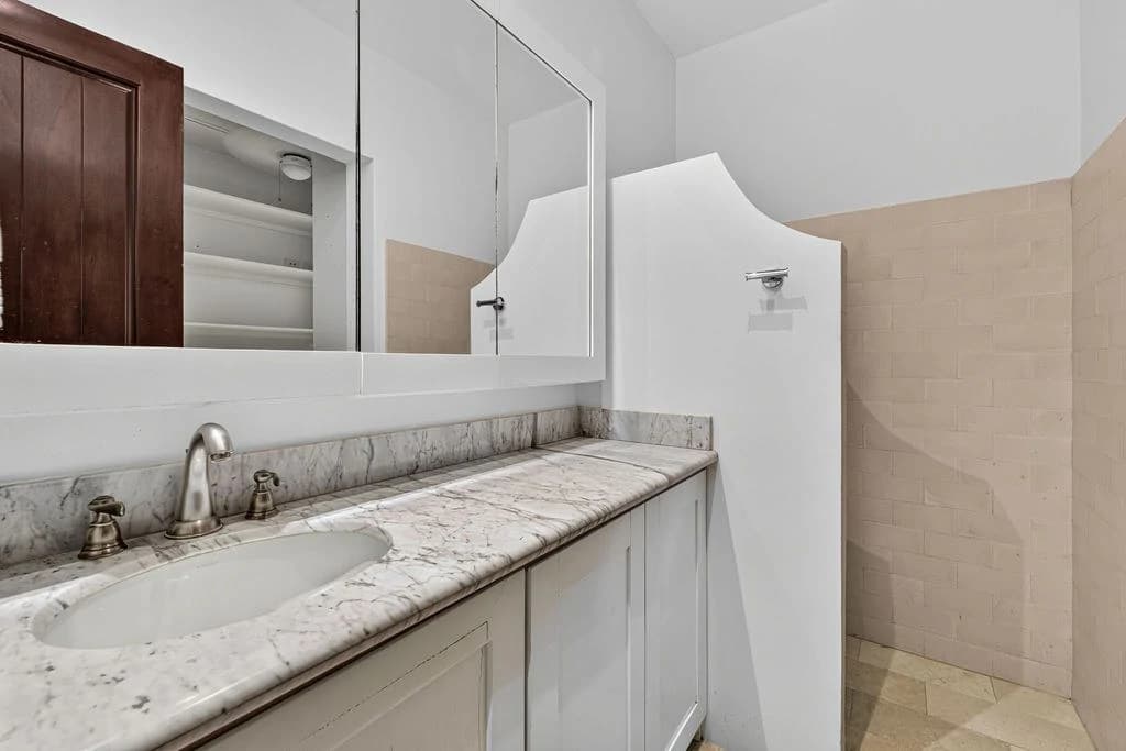 16 Calle La Ronda: Renovated Three-Bedroom Home Steps from Playa Danta - photo 19