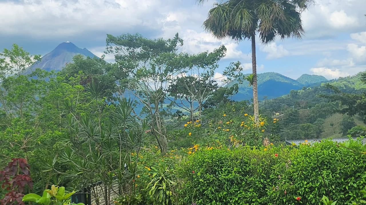 2 Bedroom home with lake and volcano view - photo 31