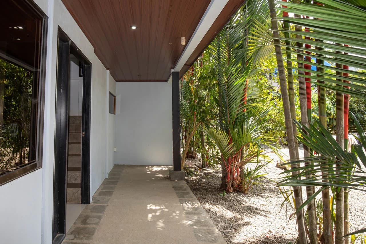 Apartment Hotel with Owners Suite, Fantastic Oportunity for Hostel in Uvita - photo 9