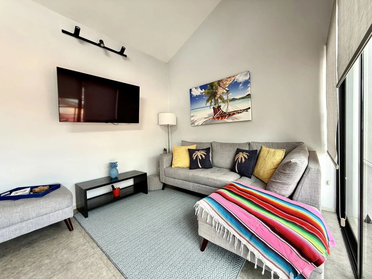 San Pedro Condo: Urban Sunset Loft - Modern Furnished 2 Bedroom Condo for Sale in San Pedro, San José - photo 15