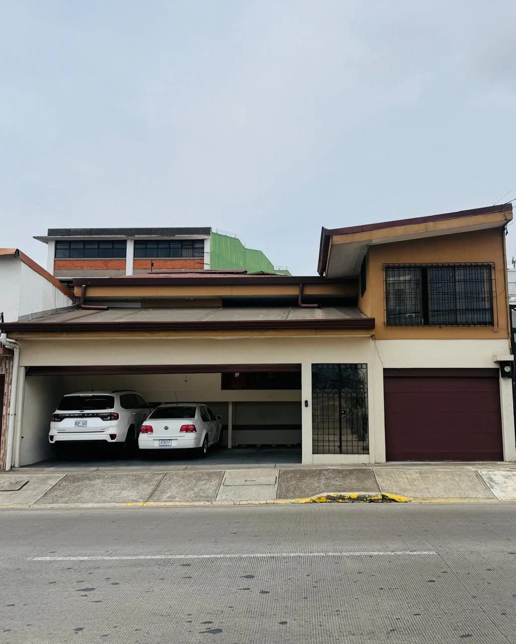 Mixed-Use House for Offices Retail Spaces or Medical Offices for Sale in San José Costa Rica