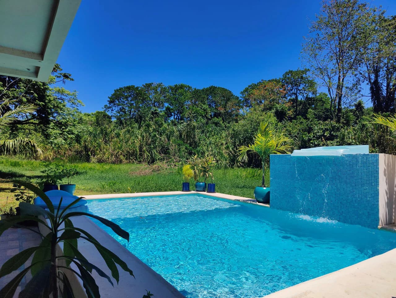 Penshurt Riverside Oasis: Stunning Riverside Property with 2-Bedroom Home and Additional Apartment - photo 21