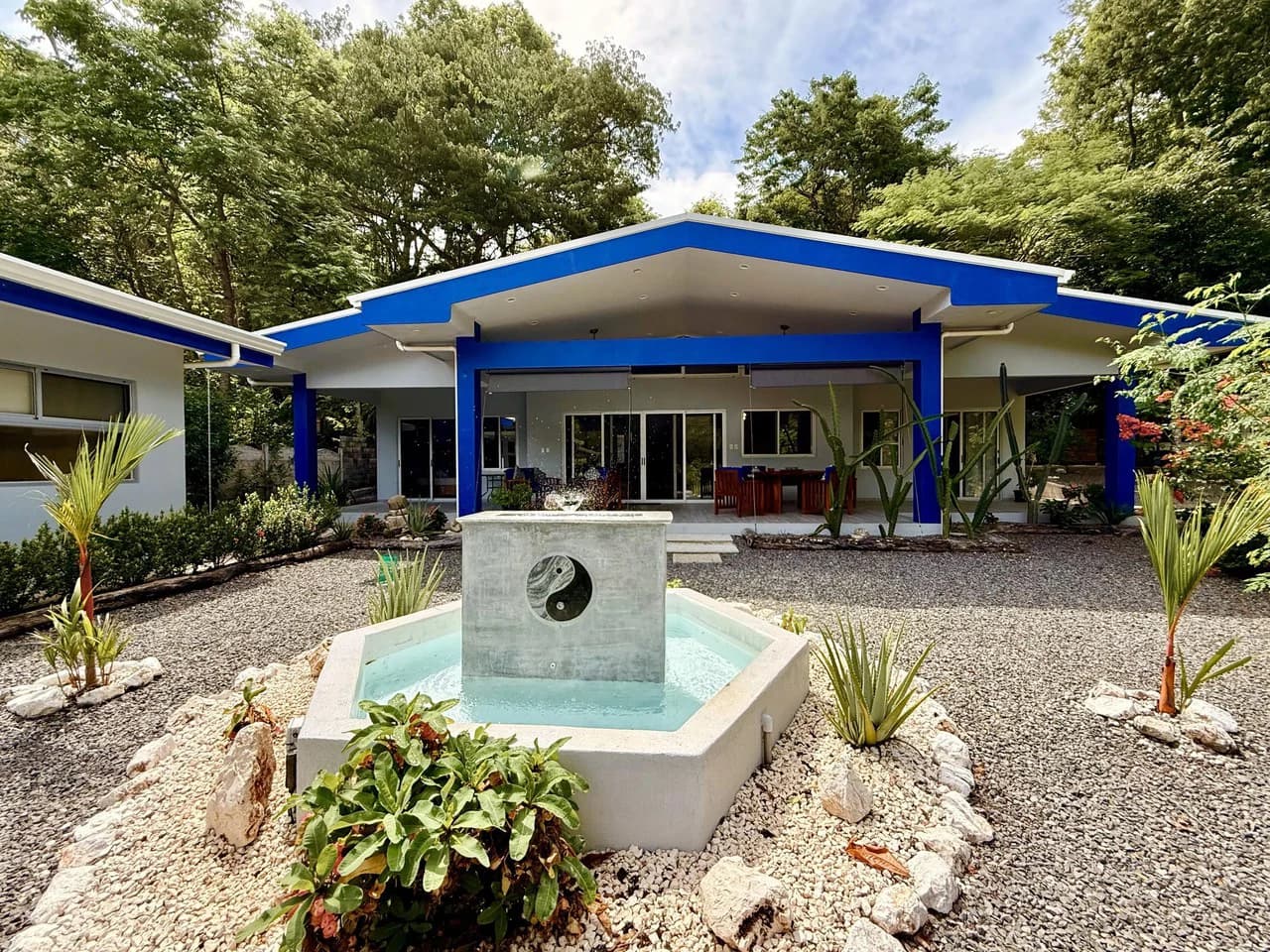 Casa Tortuga: $649,000 USD Home, Guest House & Commercial Property Near the Playa Organos Beach on the Nicoya Peninsula - photo 2