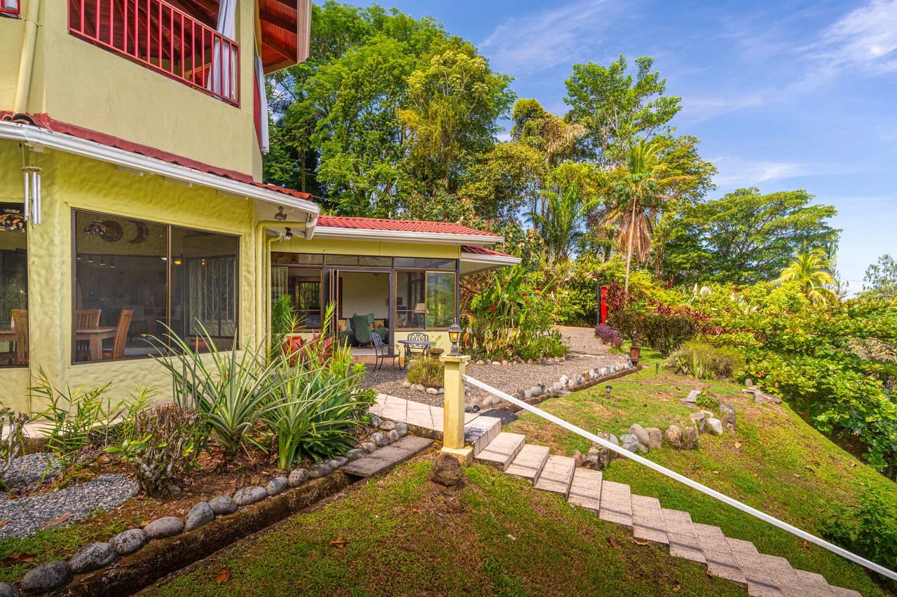 Amazing Mountain View and Ocean View House and Guest House on 4.5 Acres of land in Ojochal - photo 8