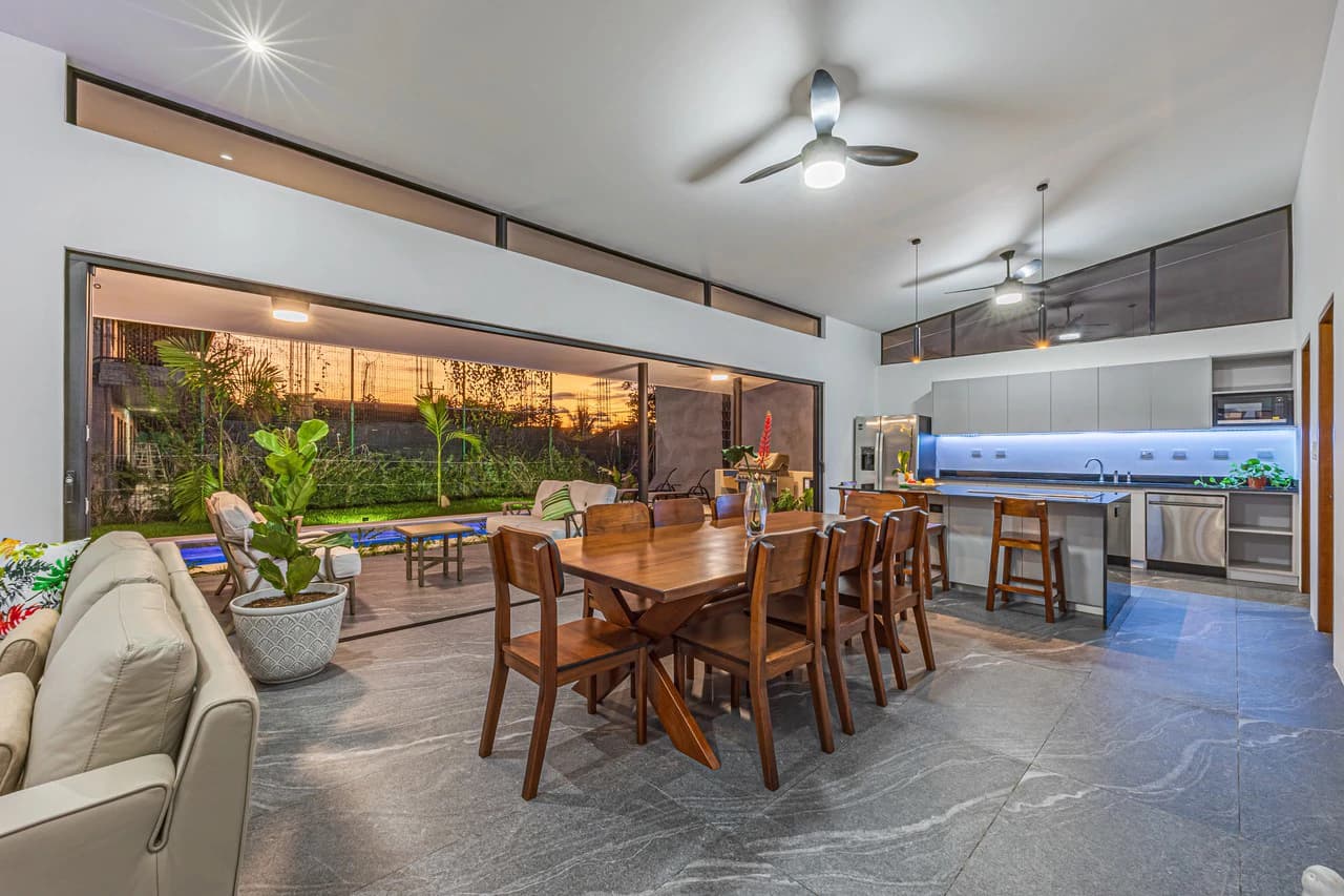 STYLISH 3 BED, 3 BATH BRAND NEW VILLA IN UVITA.: Mountain Villa For Sale in Uvita - photo 9