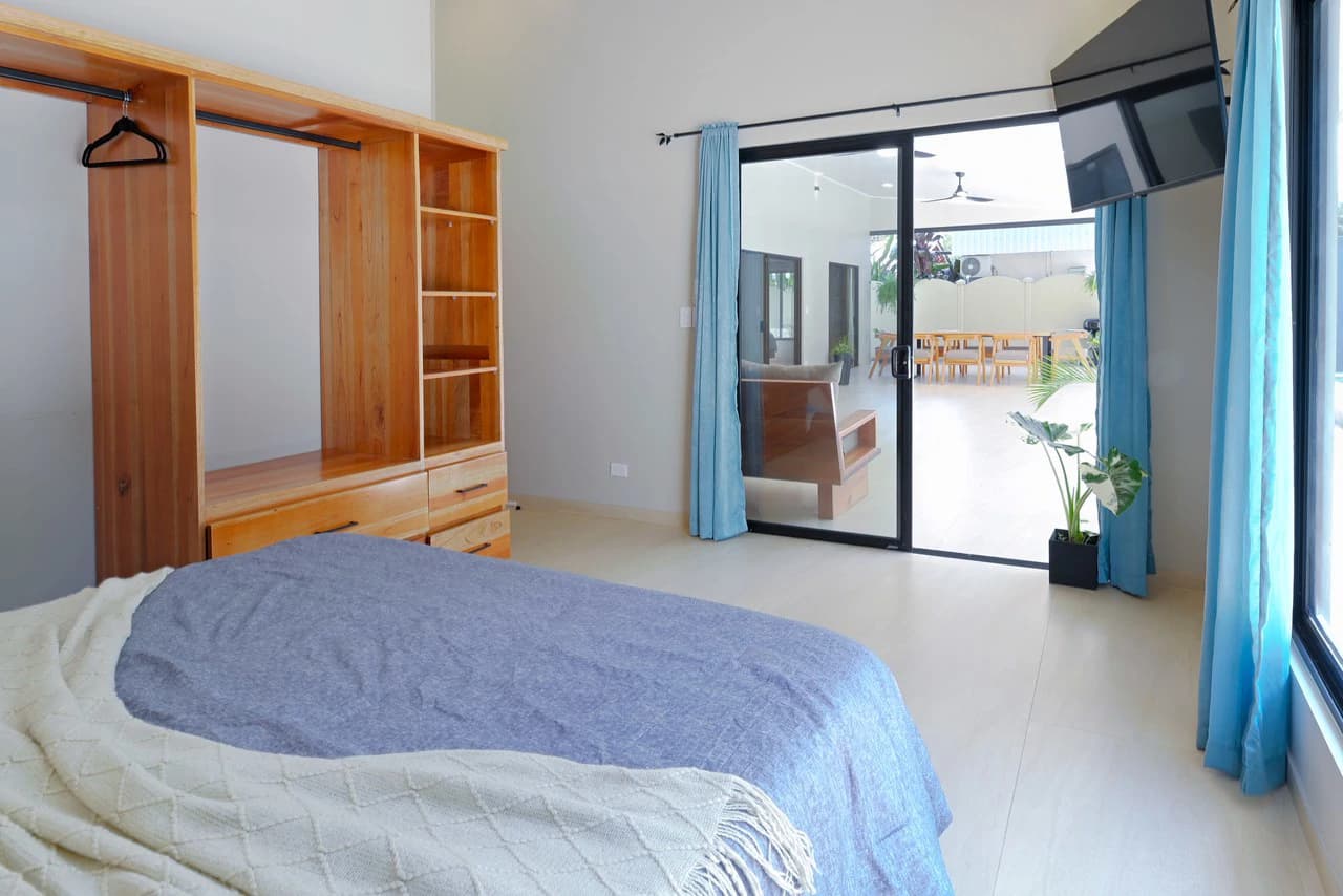 Modern Coastal Luxury: New 3-Bedroom Home Steps from South Pacific Beach: Near the Coast House For Sale in Uvita - photo 27