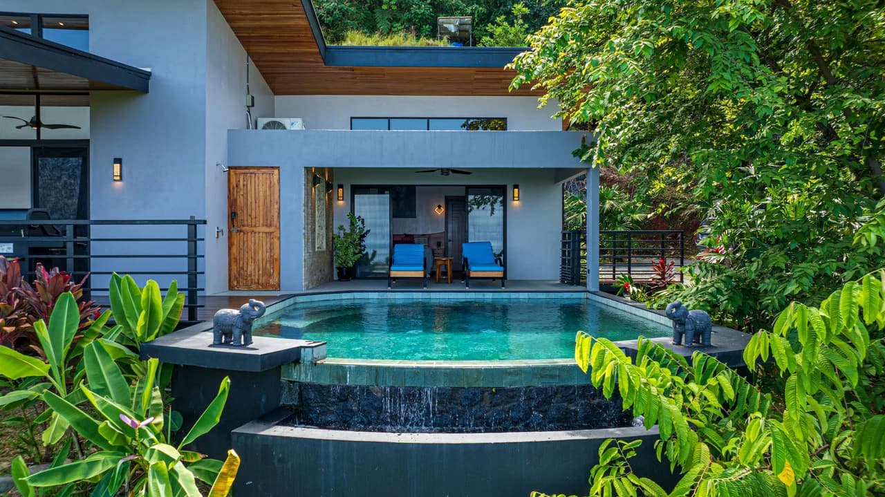 Casa Markissa: Luxury Oceanview Villa with Proven Rental Income. - photo 36