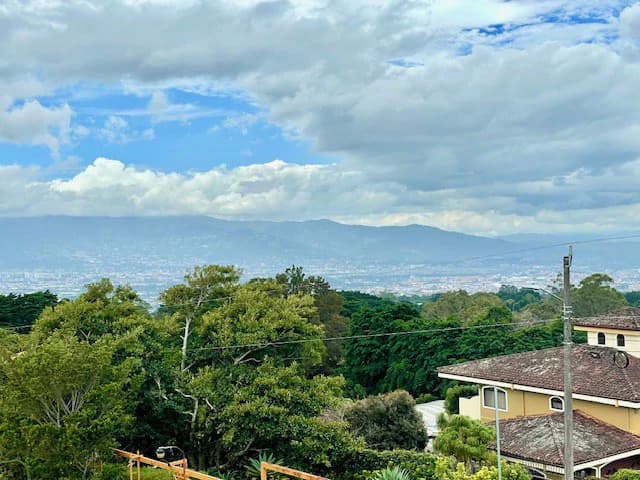 Colonial-Contemporary House with Retractable Star Roof, Guest House, and Panoramic Views - photo 9