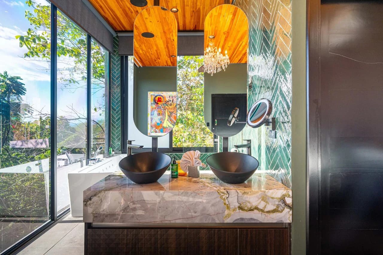 Casa Moon Diablo: Iconic Ocean View Luxury Estate with Infinity Pool, Rooftop Patio, Gym & Sauna in Manuel Antonio - photo 84