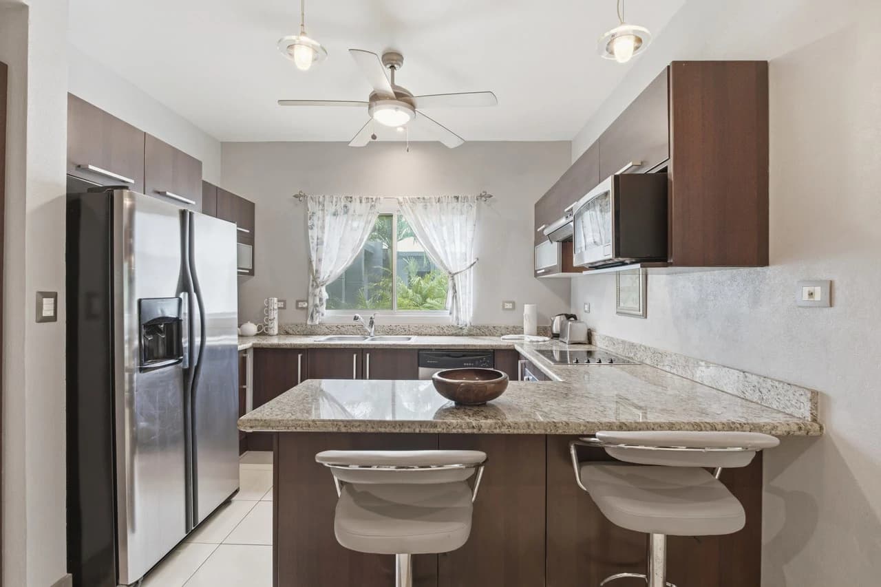 Casa Blanca #8: Spacious 3-Bedroom Condo in Surfside Estates Near Playa Potrero Beach - photo 3