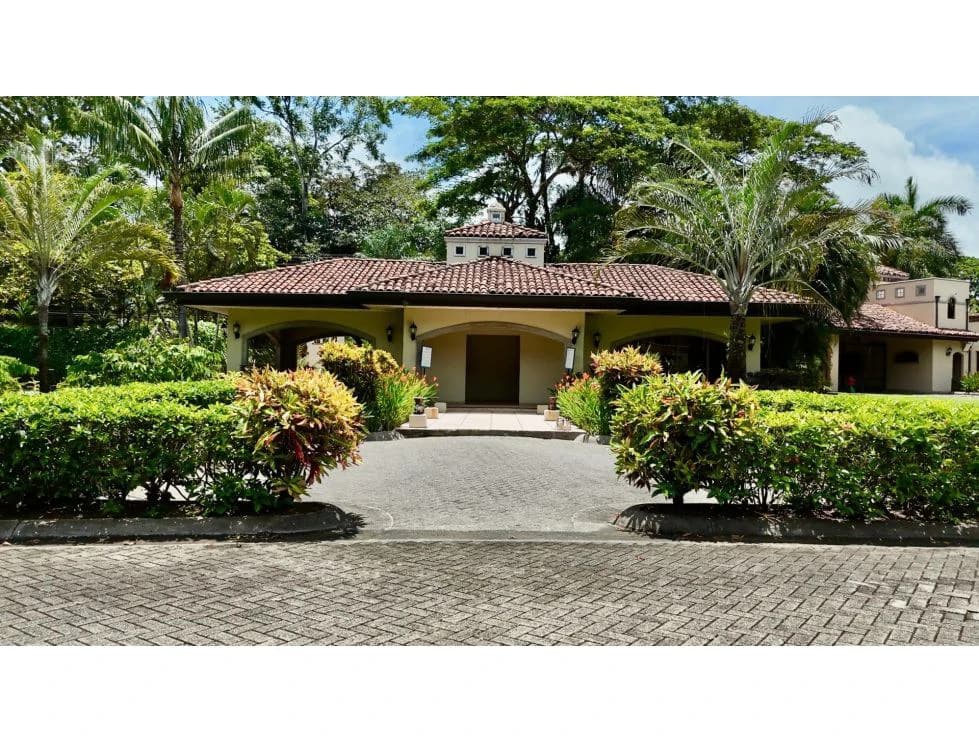 Luxury Apartment in Herradura: 2 Bedrooms, Balcony, and Pool Access - photo 31
