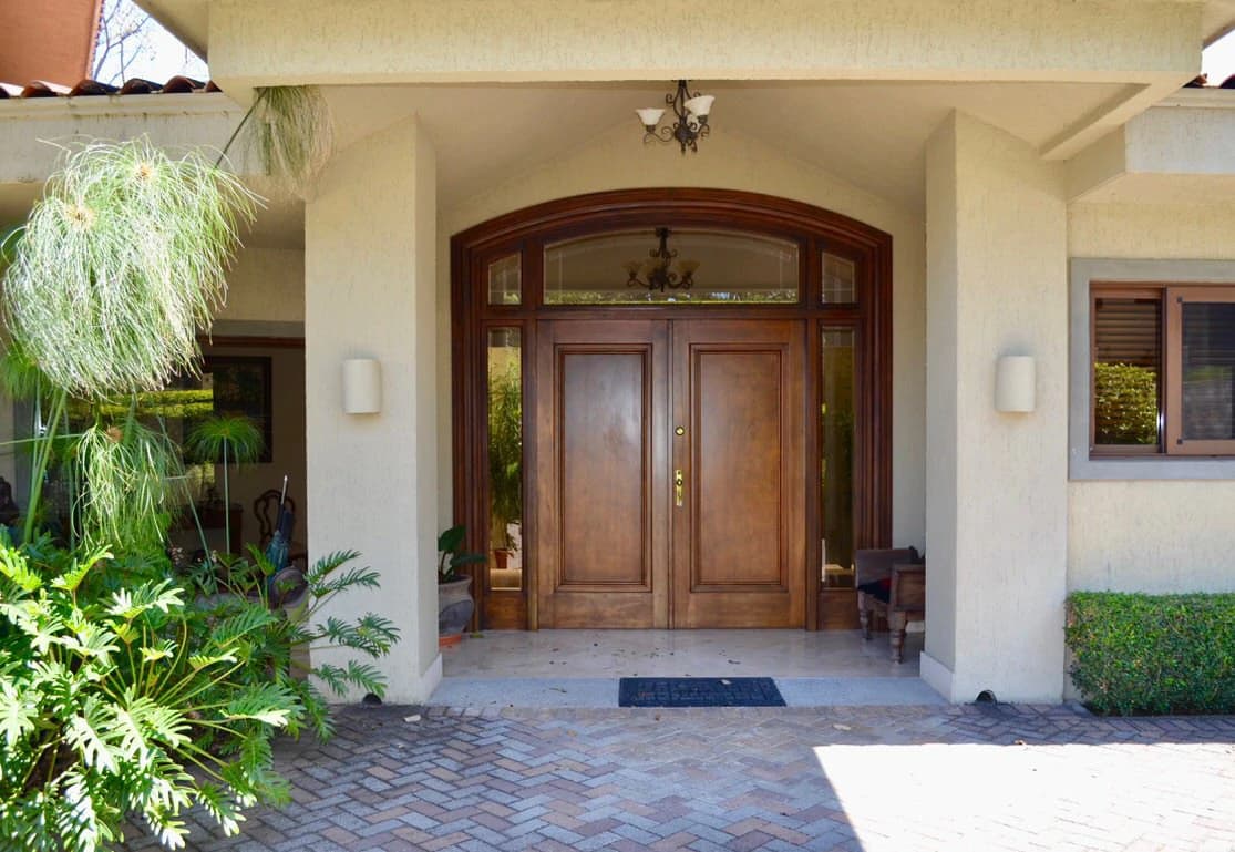 Condominio Jaragua: One story luxury house for sale in Ciudad Colon, Costa Rica - photo 4