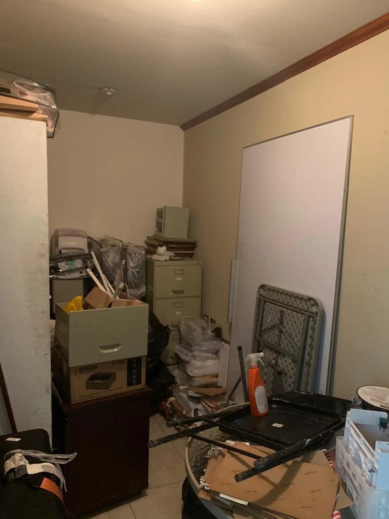 Building in Los Yoses - Three-level ready-to-operate - photo 22