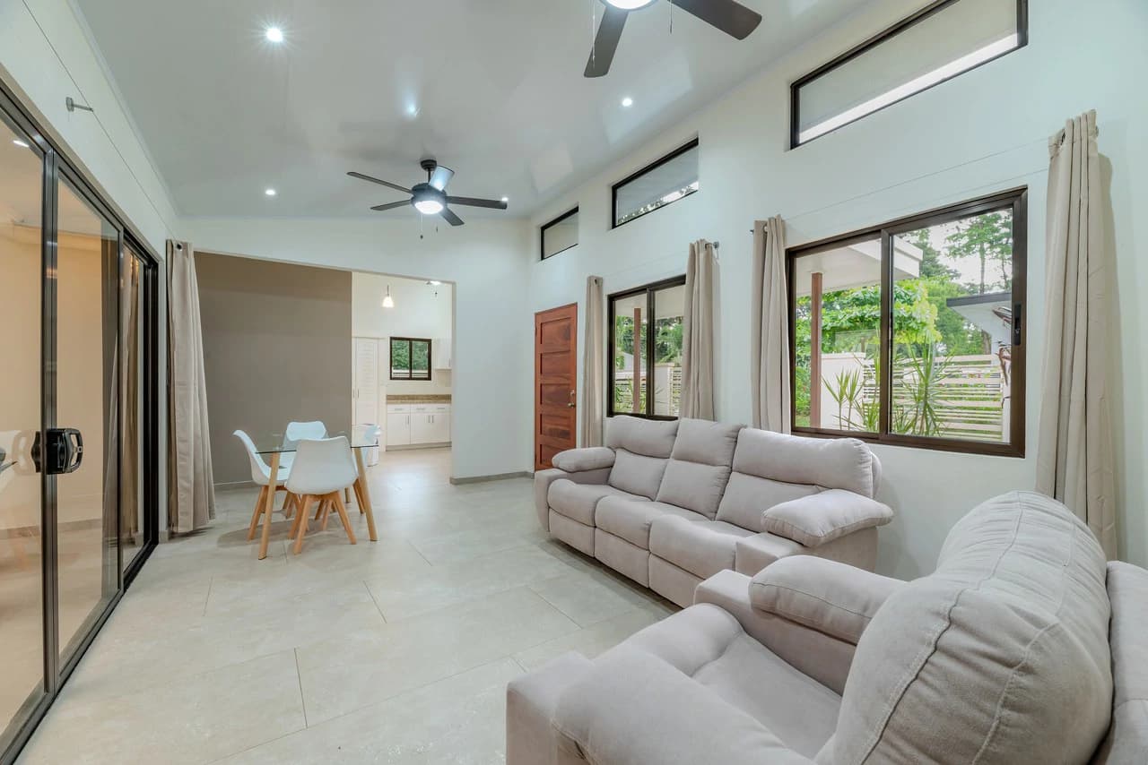 Modern 3-Bedroom Home Near Marino Ballena National Park – Central Uvita - photo 3