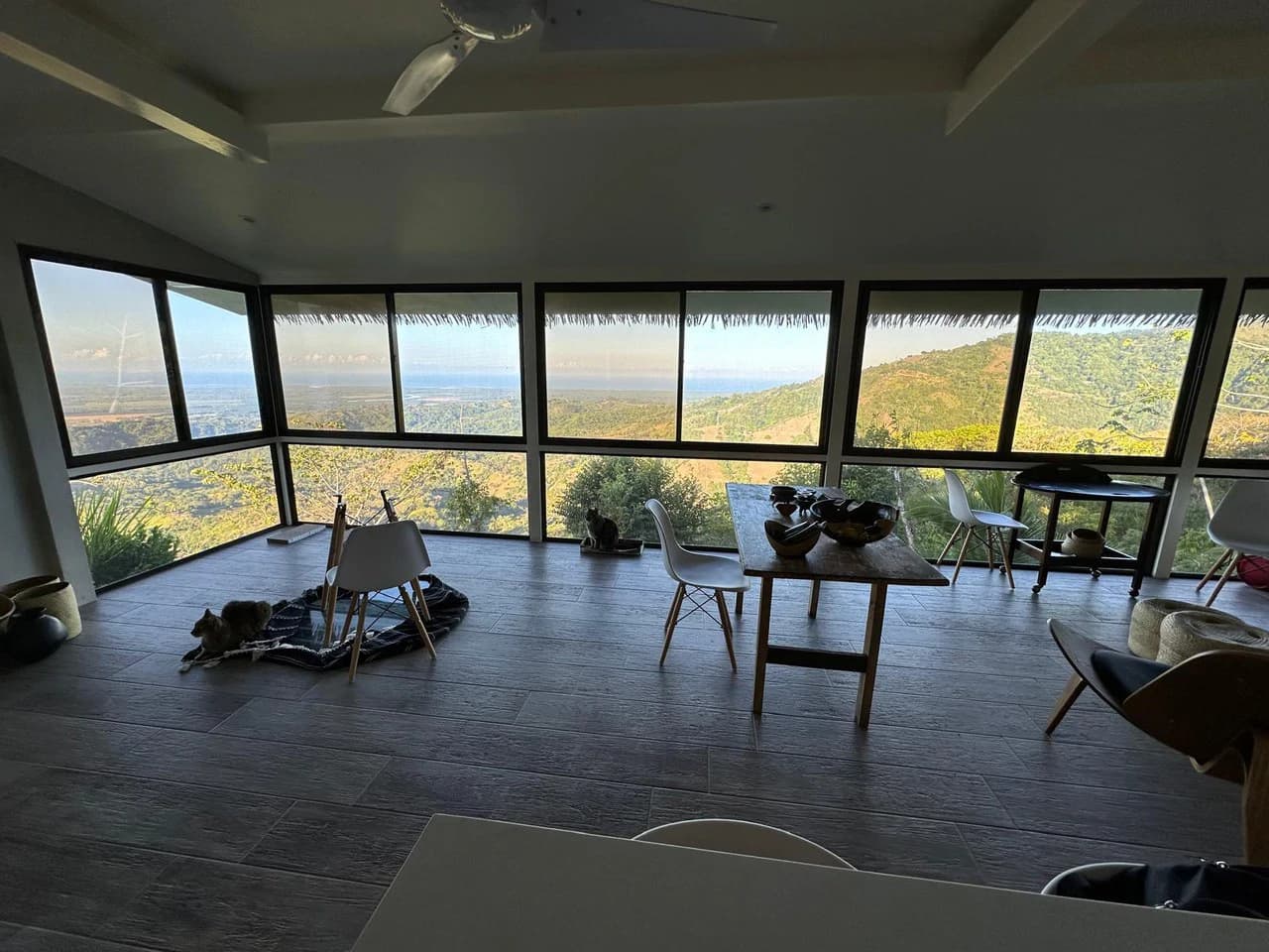 Sortisomnis: Stunning Ocean View Retreat & Rental Investment - photo 14