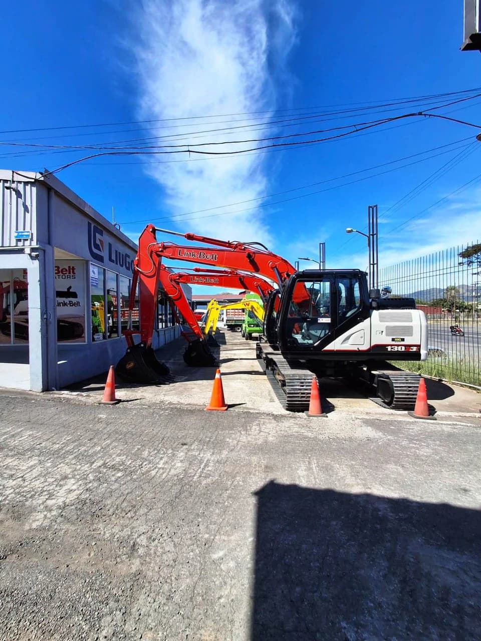 Highway Hotspot...Commercial Center in front of the new Free Zone developments! - photo 4