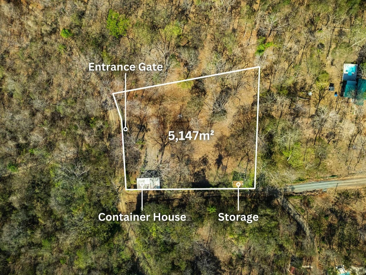 Casa Jungle: Jungle Lot with Container Home 10 min from the beach - photo 6