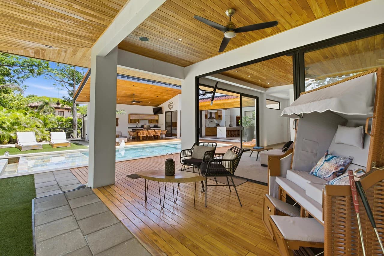 Casa La Ola Perfecta: Luxury 5-Bedroom Home with Pool, short walk to the Beach in Hacienda Pinilla - photo 36