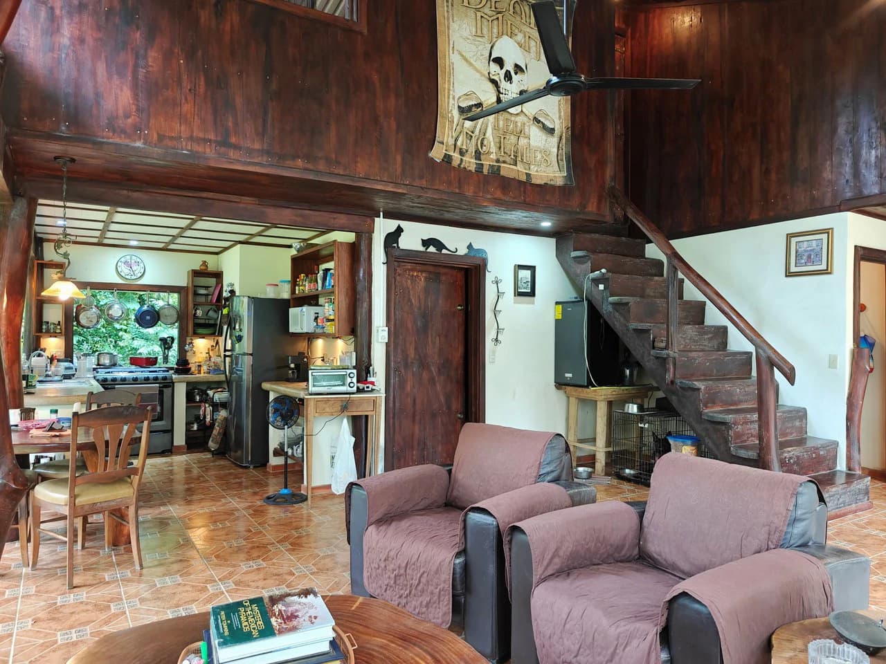 Authentic Caribbean Charmer for Sale in Playa Negra, Puerto Viejo: Traditional Caribbean Wooden Home in Playa Negra on 2600 sqm Lot - photo 8