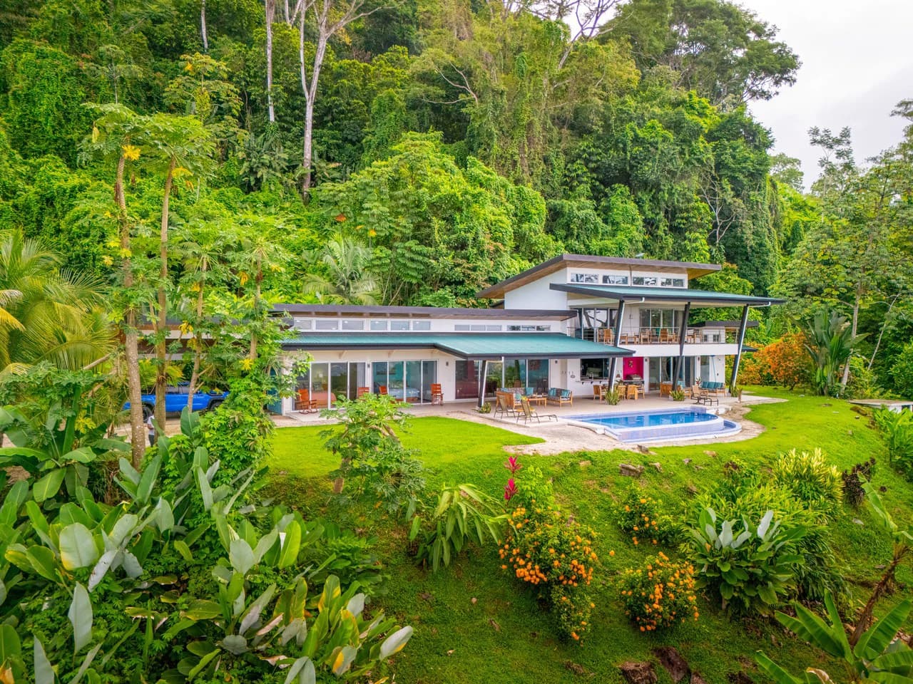 Luxury Ocean View Retreat Overlooking the Whale’s Tail – Proven Rental in Gated Enclave - photo 6