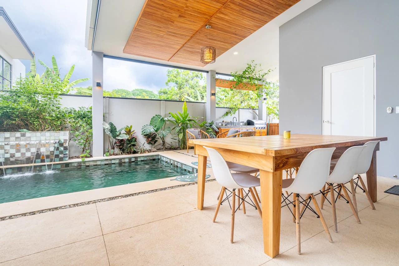 Casa Cola Ballena: Modern new construction, walk to the beach, Best in class location - photo 22
