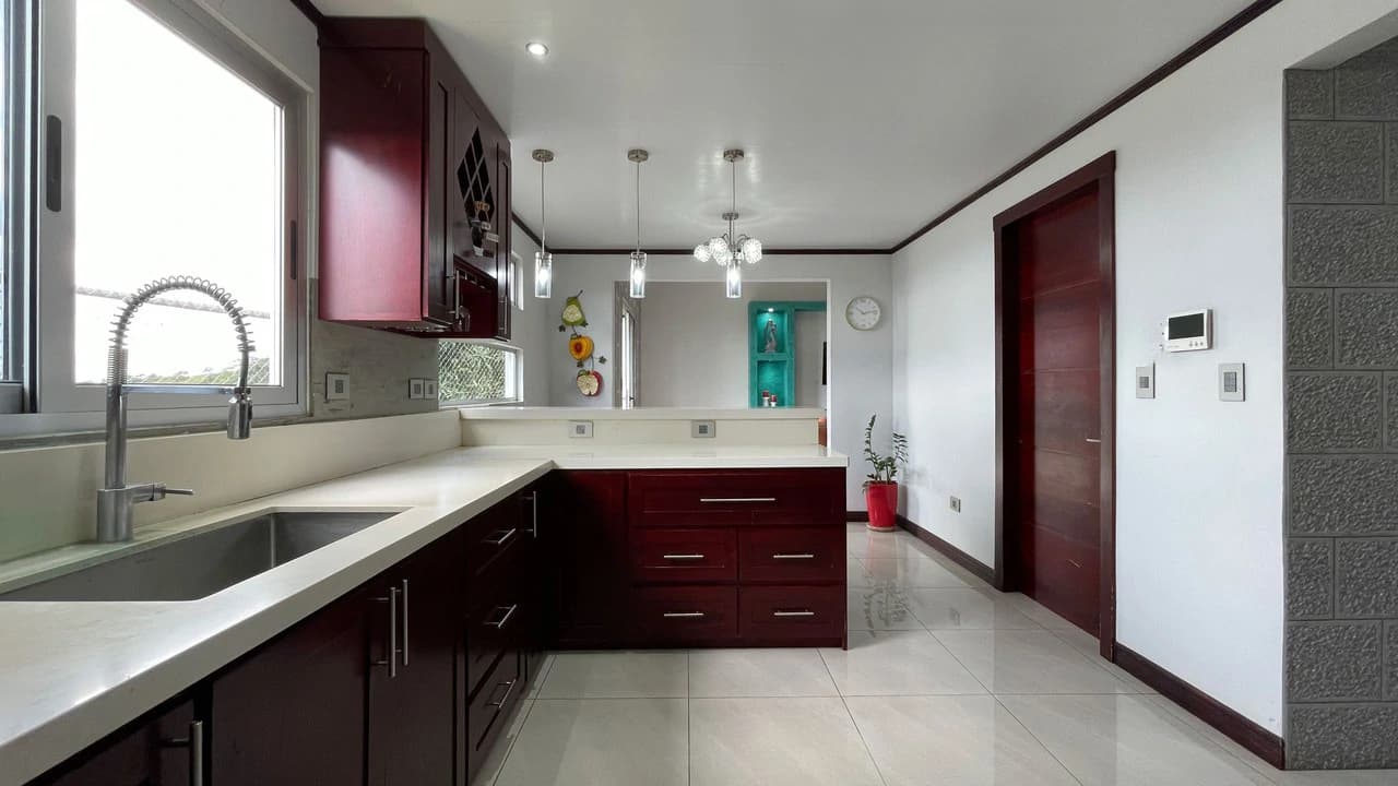 Mountain House For Sale in Grecia - photo 8
