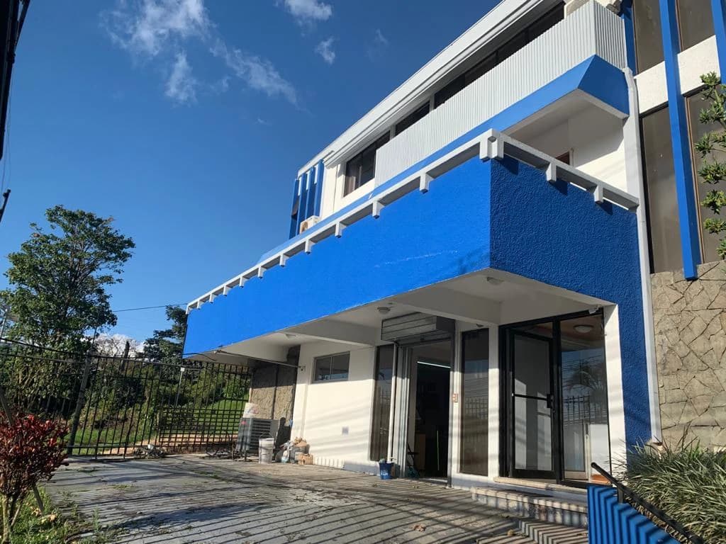 Building in Los Yoses - Three-level ready-to-operate - photo 2