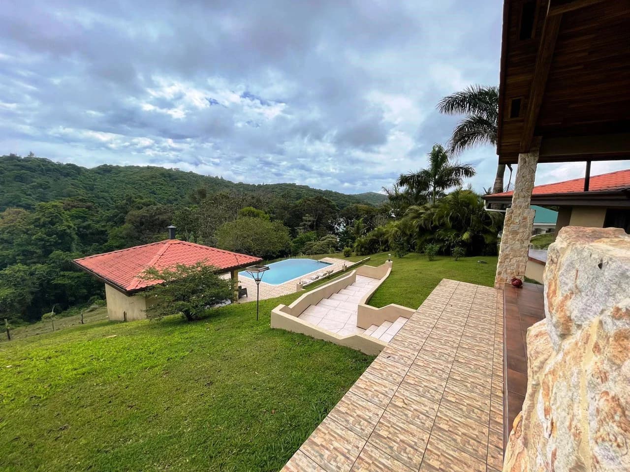 VILLA CANASOL : Lake View Home with Pool, Garage and Workshop - photo 16
