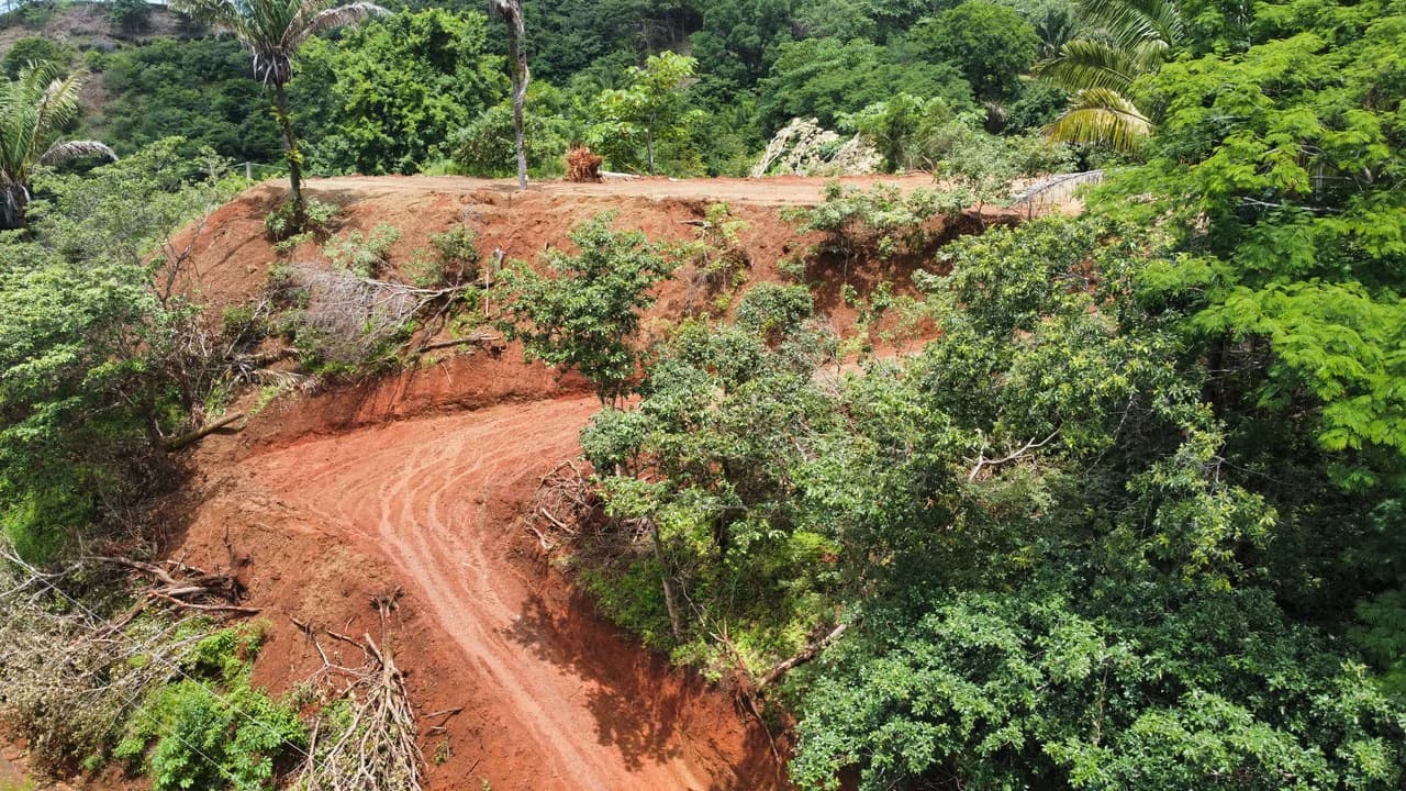 Montana Estate #26: Mountain Home Construction Site For Sale in Playa Samara - photo 2
