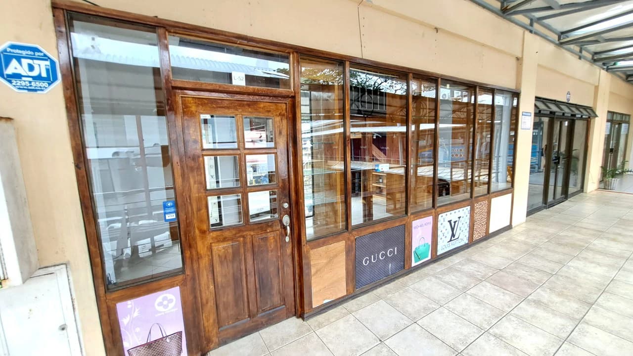 Shop Space with Loft in Jaco’s downtown Plaza Coral for Sale or Rent - photo 8
