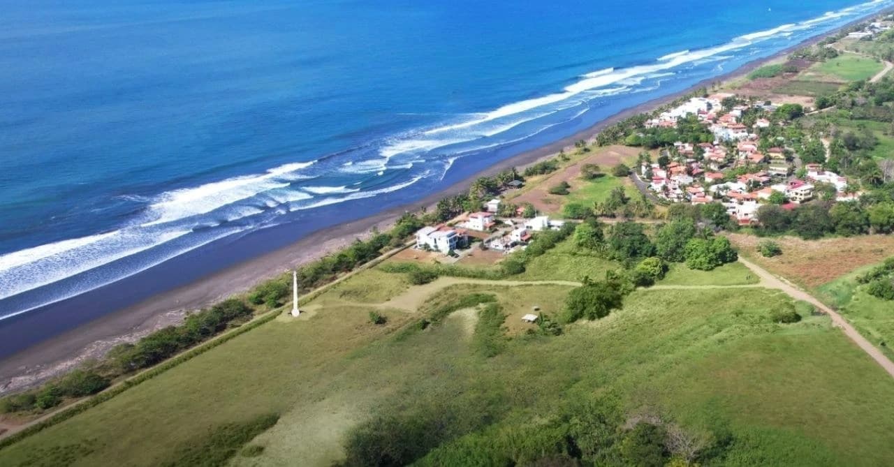 Playa Hermosa Oceanfront Lot 30: Amazing beach front lots for sale in Playa Hermosa in one of the most luxurious and private beach communities in Costa Rica!
