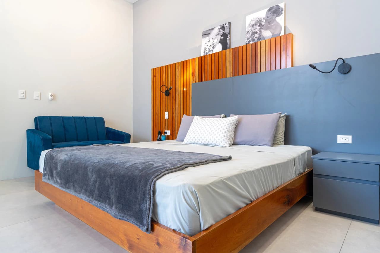 Casa Cola Ballena: Modern new construction, walk to the beach, Best in class location - photo 32