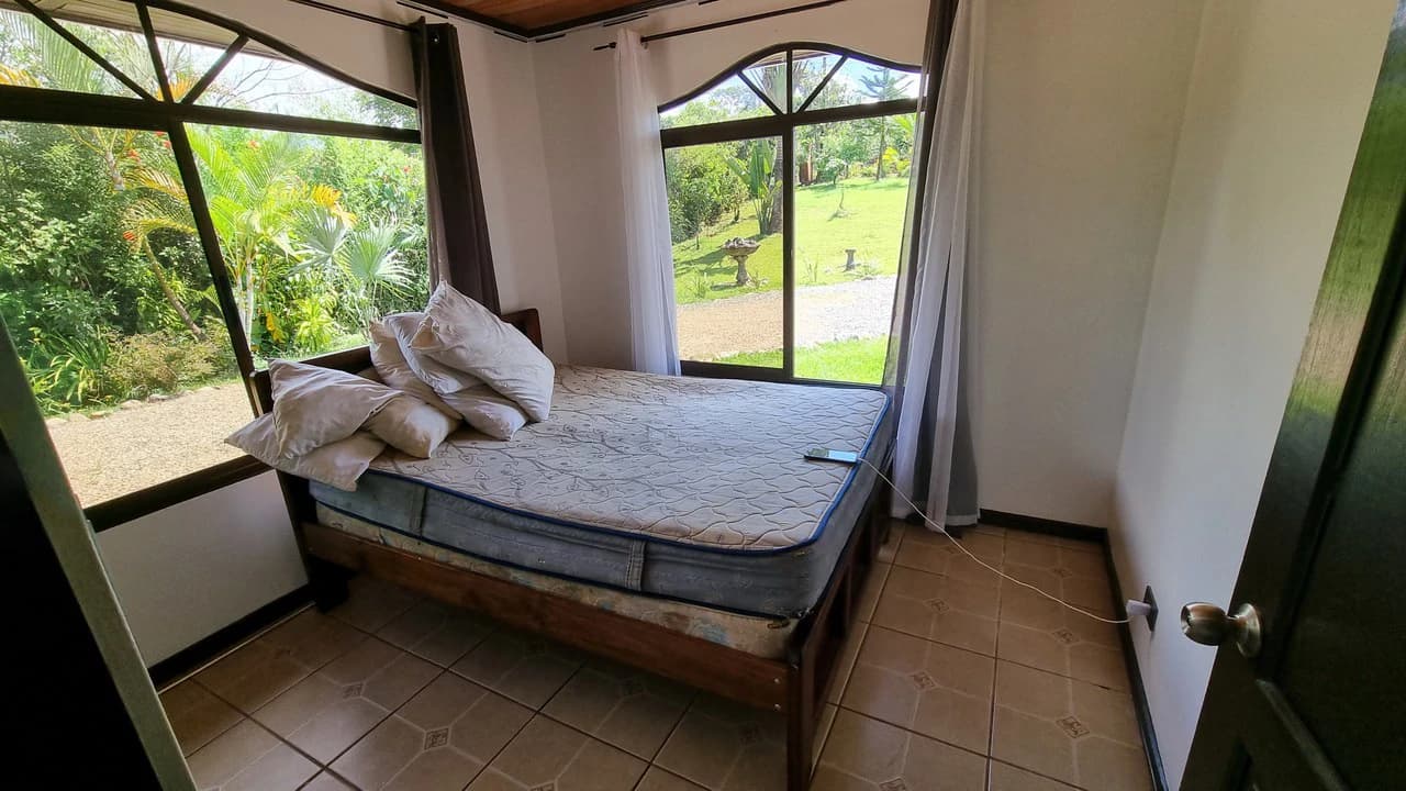 CASA SANTA ELENA: BEAUTIFUL HOUSE FOR SALE, WITH AMAZING VIEWS, 4 BDRM IN THE HEART OF SANTA ELENA - photo 12