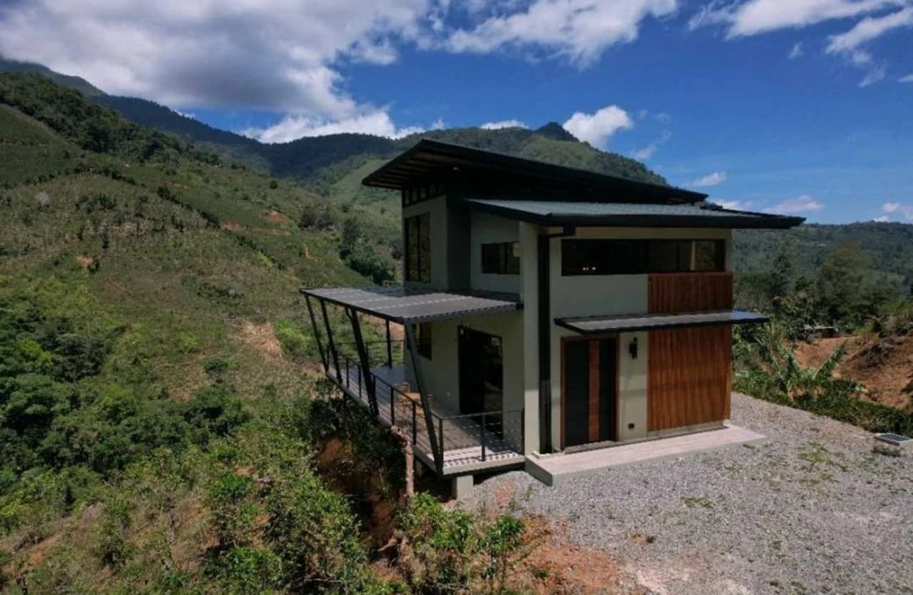 Modern Country House with Guest Cottage Amidst a Coffee Plantation in Perez Zeledon, Costa Rica - photo 5