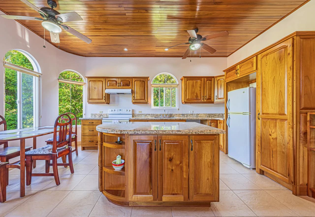 Elegant 3 Bedroom + Office Jungle Home in Puesta Del Sol, Ojochal - photo 25