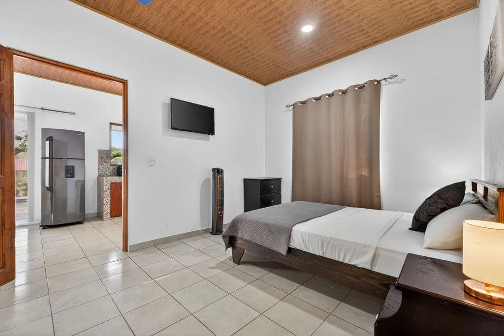 Villa Los Monos: High-Income 9-Unit Rental Property Near Playa Grande - photo 36