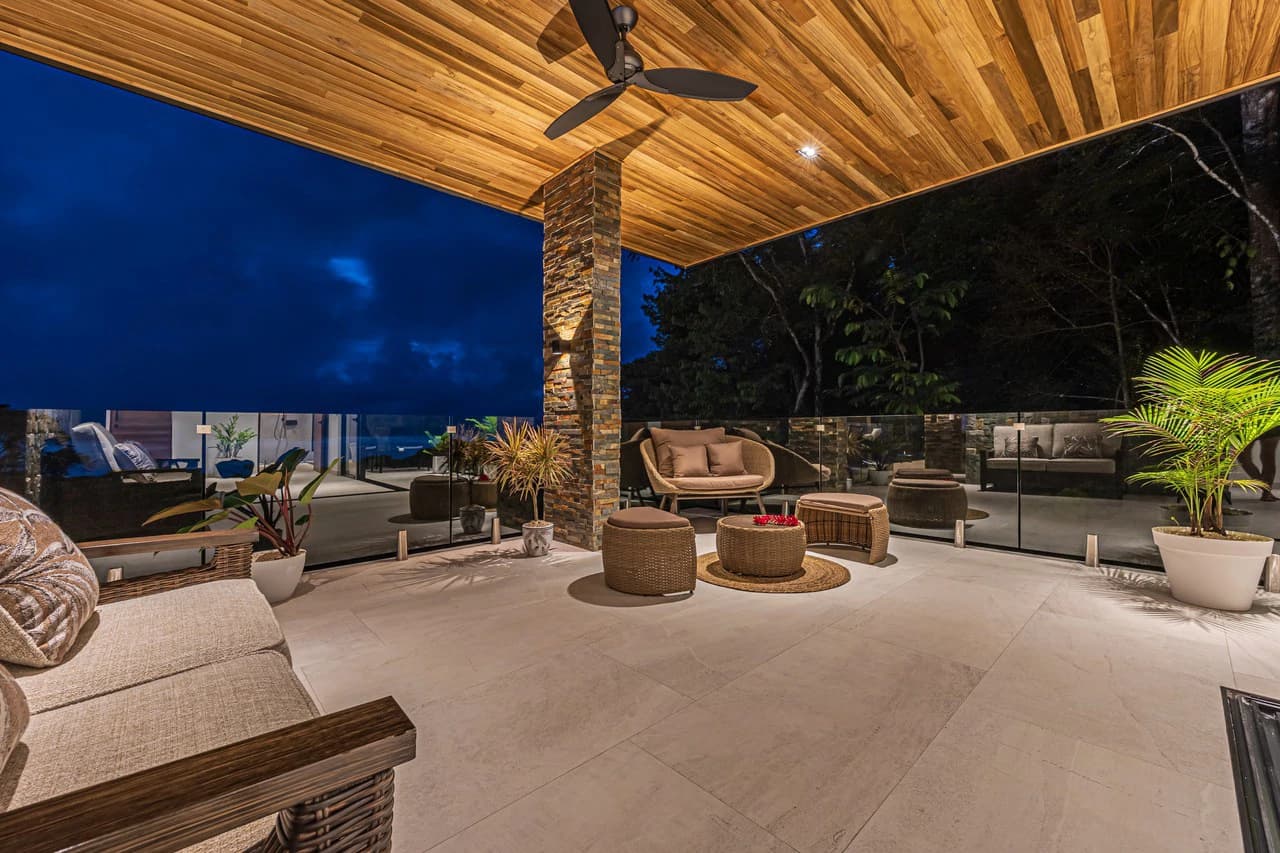 Casa Koules: Architectural 5-Bedroom Oceanview Estate in Prestigious Costa Verde Estates - photo 20