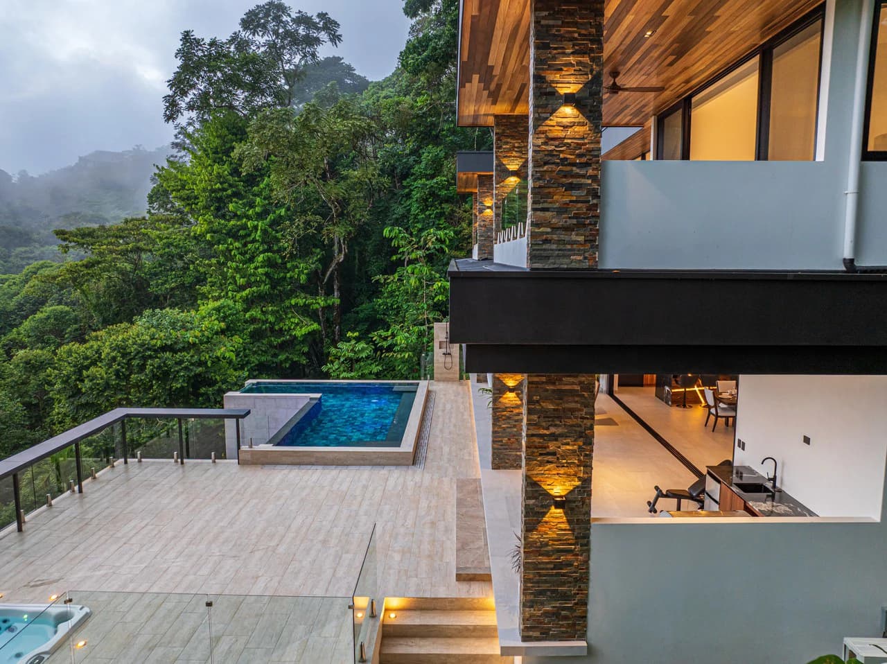 Casa Koules: Architectural 5-Bedroom Oceanview Estate in Prestigious Costa Verde Estates - photo 75