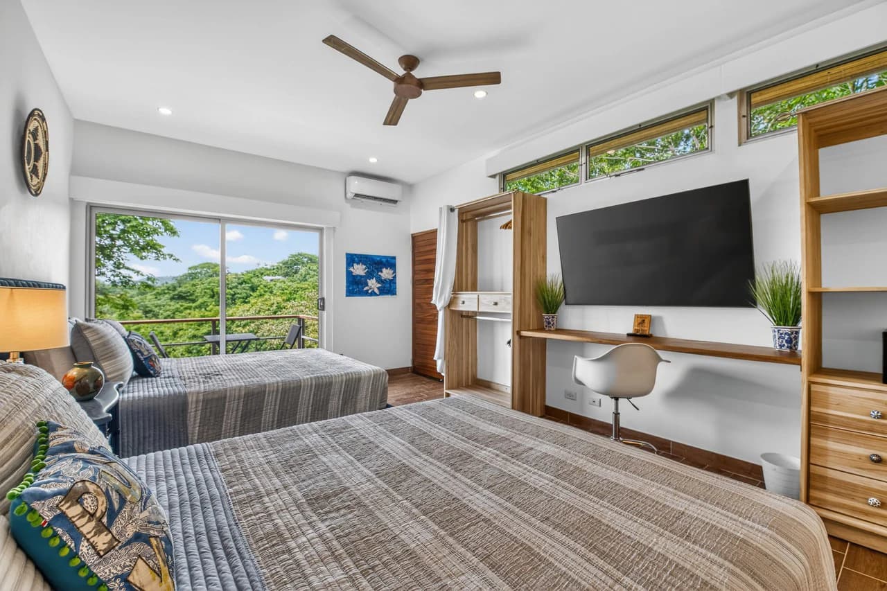 Casa Pochote: Artisan Luxury Villa Near Tamarindo | Pool, Jacuzzi & Langosta Beach Club Membership Included - photo 17