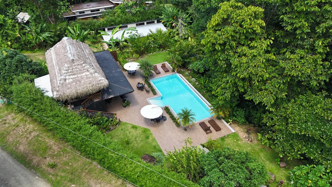 Jungle River Resort: Boutique Jungle River Resort with Pool, Restaurant & Cabinas in Ojochal