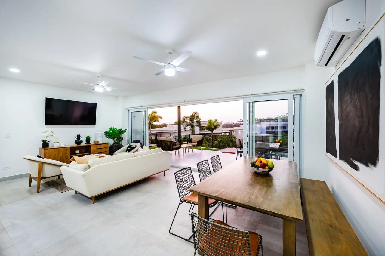 The Enclave: Ultra-Modern 5 Bedroom Villa Located Minutes From the Beach! - photo 12