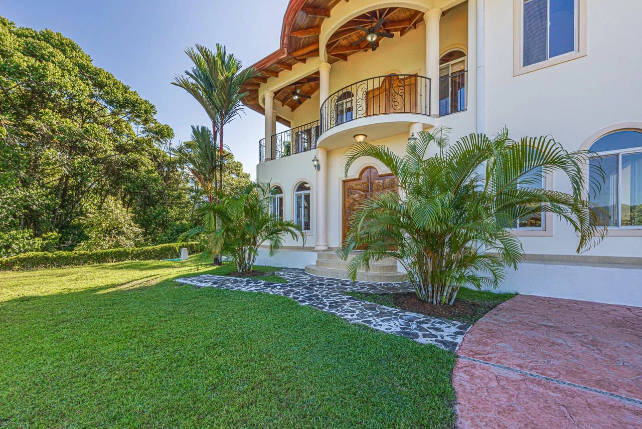 Elegant 3 Bedroom + Office Jungle Home in Puesta Del Sol, Ojochal - photo 38
